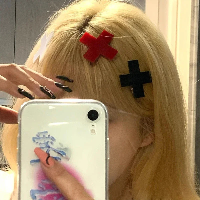 Gothic Acrylic Cross Hairpins  - Embroidery Gothic のレビューと価格