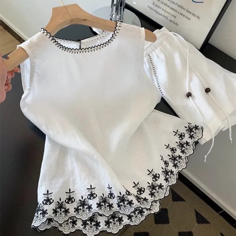 Simple Old Money Style Cotton  - Embroidery Vest のレビューと価格