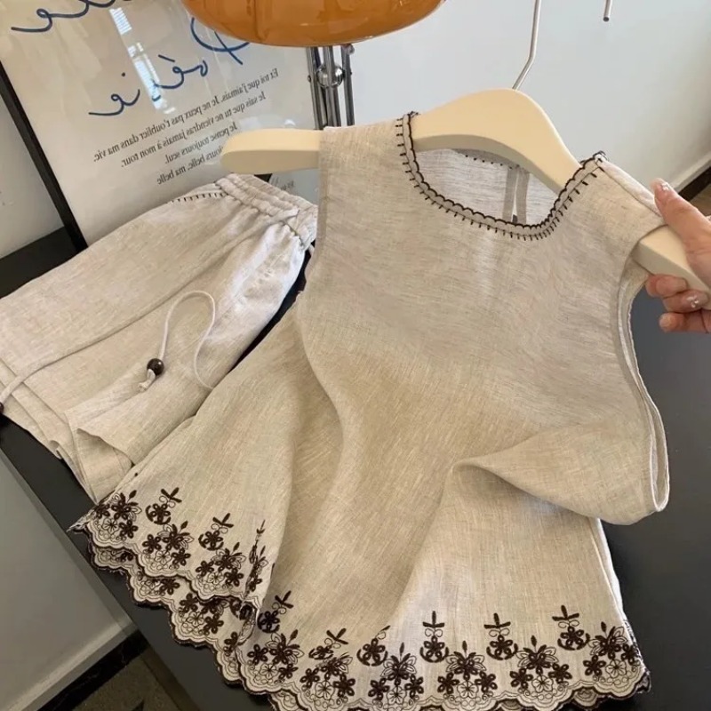Simple Old Money Style Cotton  - Embroidery Vest のレビューと価格