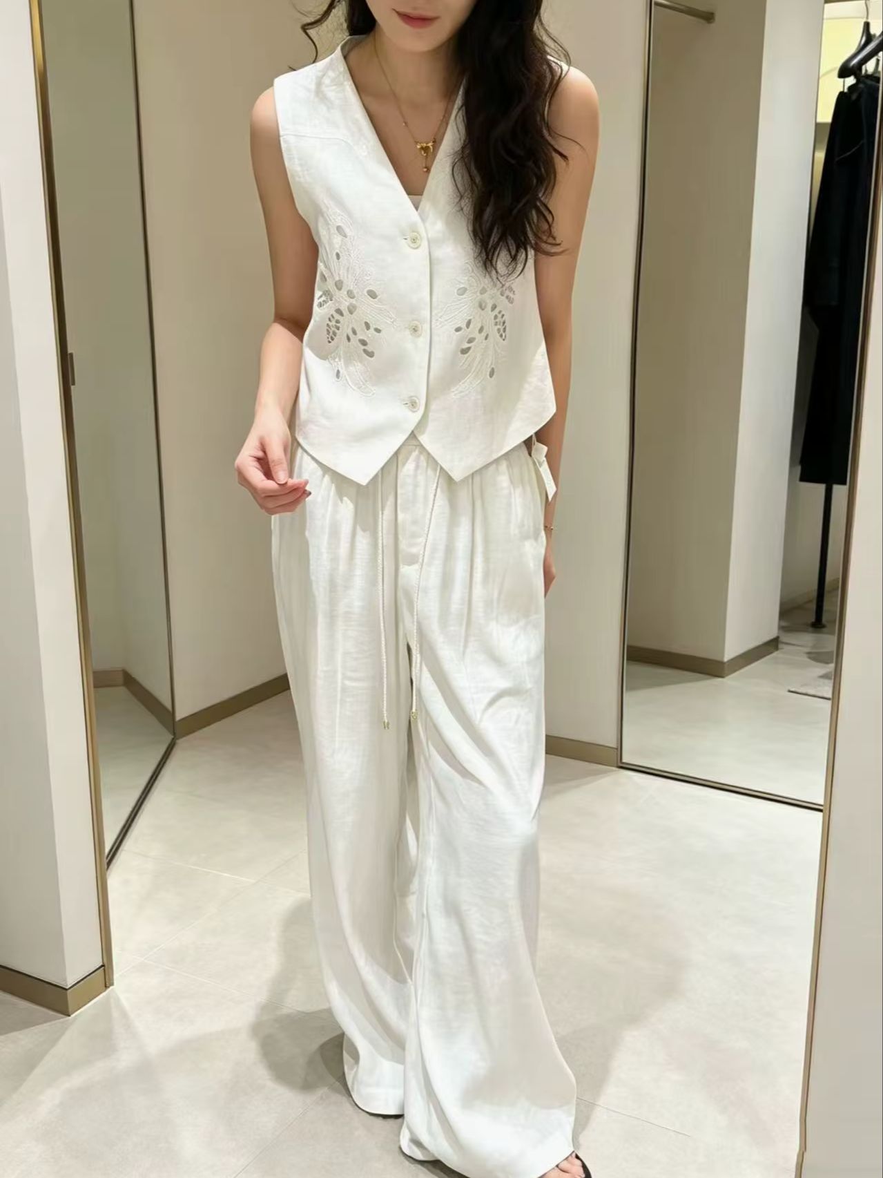 Elegant linen embroidered slee - Embroidery Vest のレビューと価格