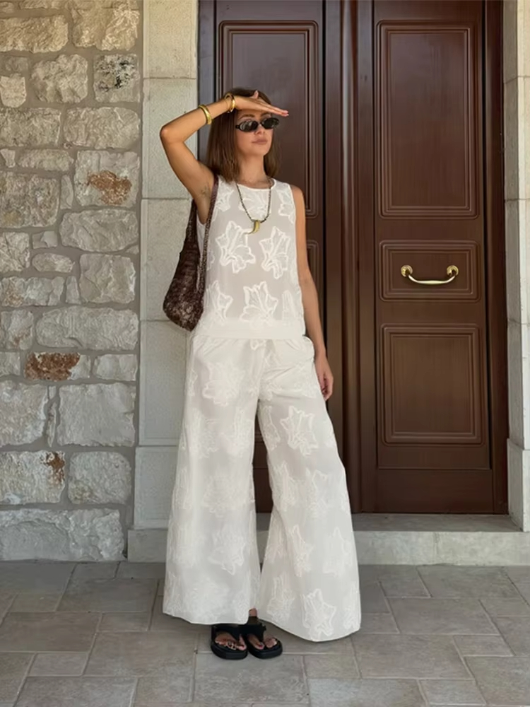 HH Women Solid Embroidery Pant - Embroidery Vest のレビューと価格