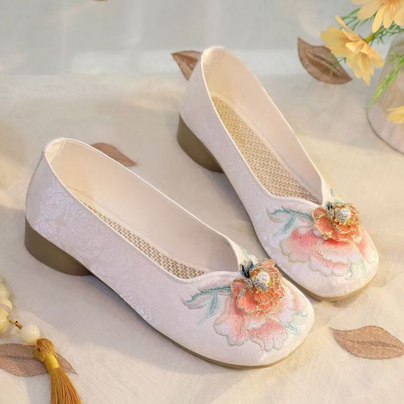 Woman Low Heel Embroidered Clo - Embroidery Cloth のレビューと価格
